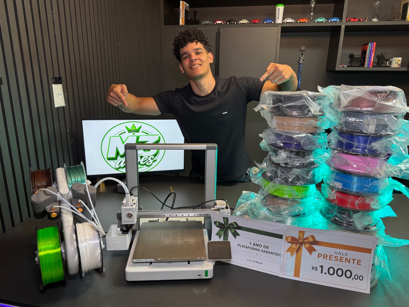  Impressora 3D Bambu Lab A1 COMBO + 20kg de filamento + 1 iphone 17 256g + 1 kit ferramenta + 1 kit....